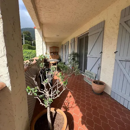 4 Avec Terrasse Appartamento *